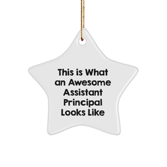 Funny Assistant Principal Gifts, This Is What An Awesome Assistant Principal Looks Like Star Ornament, Christmas Unique Gifts from Friends to Assistant Principal - Image 1